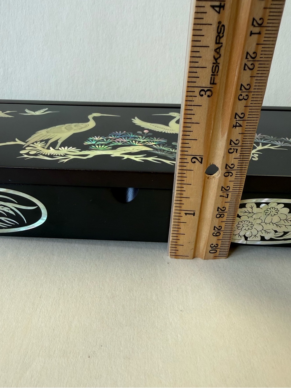 Vintage Korean Lacquerware Trinket Box with Mother-of-Pearl Cranes Inlay. - Picture 12 of 14